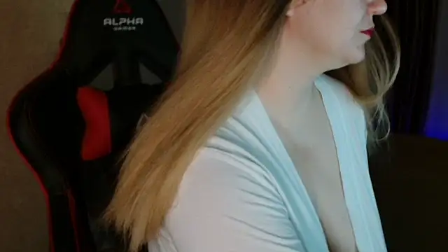 Snapshot of Miaxfox chatting on 7, 11, 2025 Miaxfox online show from 7, 11, 2025