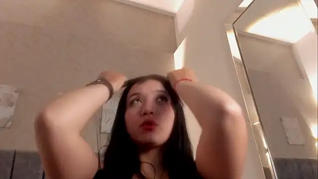 Snapshot of Lunaa_bellaa chatting on 2, 2, 2026 Lunaa bellaa online show from 2, 2, 2026