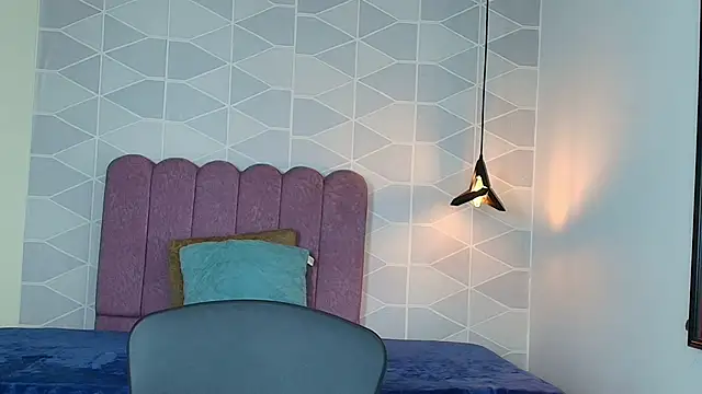 Aly Loving online show from 27, 10, 2025