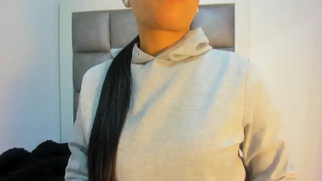 Mia lopez   online show from 17, 10, 2025