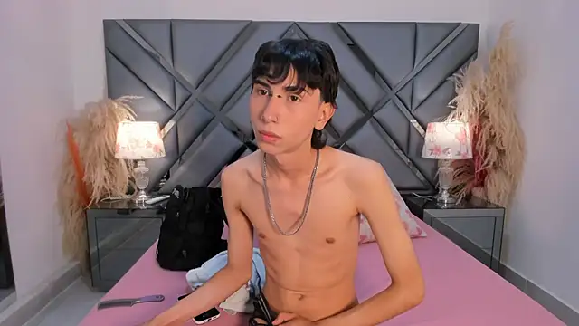 Snapshot of Milan_LewisS chatting on 14, 10, 2025 Milan LewisS online show from 14, 10, 2025