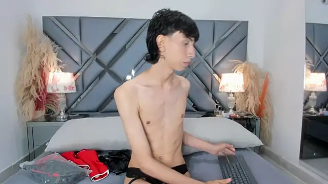 Snapshot of Milan_LewisS chatting on 15, 10, 2025 Milan LewisS online show from 15, 10, 2025