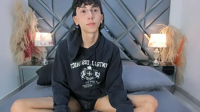 Snapshot of Milan_LewisS chatting on 17, 10, 2025 Milan LewisS online show from 17, 10, 2025