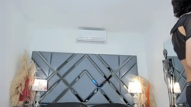 Snapshot of Milan_LewisS chatting on 22, 10, 2025 Milan LewisS online show from 22, 10, 2025