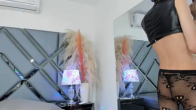 Snapshot of Milan_LewisS chatting on 6, 11, 2025 Milan LewisS online show from 6, 11, 2025