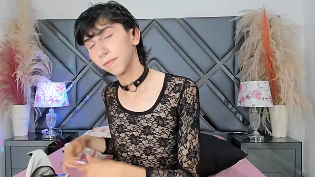 Snapshot of Milan_LewisS chatting on 8, 11, 2025 Milan LewisS online show from 8, 11, 2025