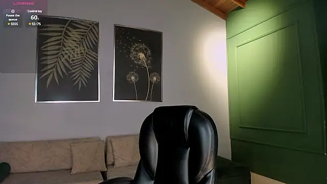 Snapshot of MeganScott chatting on 5, 12, 2024 MeganScott online show from 5, 12, 2024