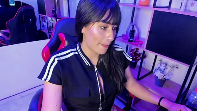 Dhaniela Naugthy online show from 3, 10, 2025