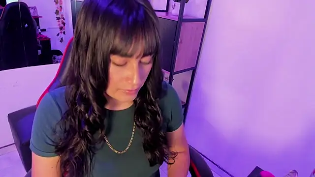 Dhaniela Naugthy online show from 8, 10, 2025