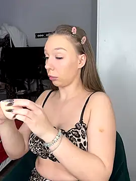 Snapshot of AlysonHuxley_ chatting on 9, 9, 2025 AlysonHuxley  online show from 9, 9, 2025