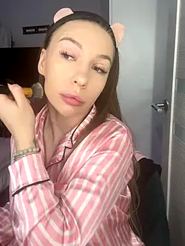 Snapshot of AlysonHuxley_ chatting on 19, 9, 2025 AlysonHuxley  online show from 19, 9, 2025