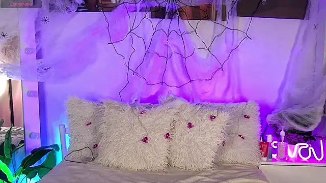 Snapshot of AlysonHuxley_ chatting on 30, 10, 2025 AlysonHuxley  online show from 30, 10, 2025