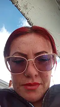 Snapshot of carolinhe_ chatting on 26, 11, 2025 carolinhe online show from 26, 11, 2025