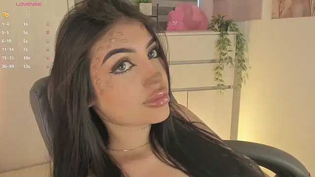 EmmyKenner online show from 31, 10, 2025