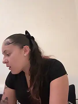 Snapshot of babykalirose chatting on 31, 10, 2025 babykalirose online show from 31, 10, 2025