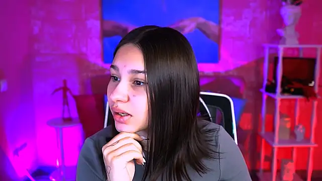 KimClarks  online show from 13, 10, 2025