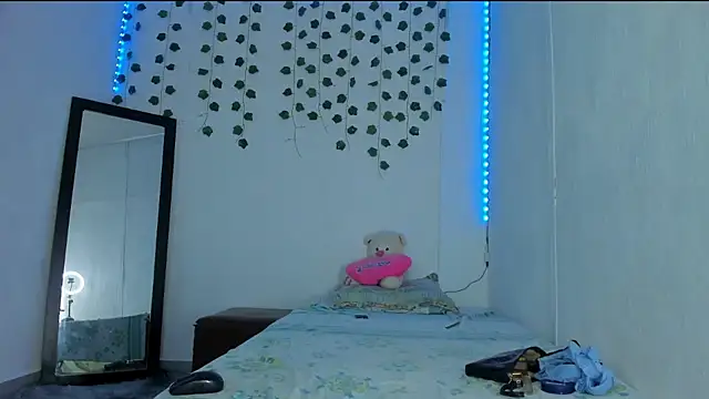 Snapshot of PureFire20 chatting on 14, 10, 2025 PureFire20 online show from 14, 10, 2025