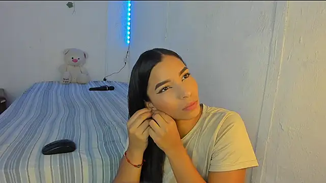 Snapshot of PureFire20 chatting on 20, 11, 2025 PureFire20 online show from 20, 11, 2025