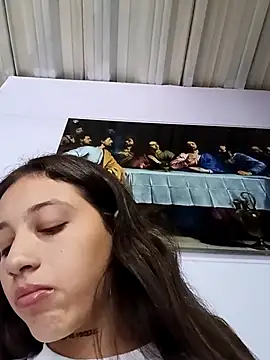 Arii collins1 online show from 6, 11, 2025