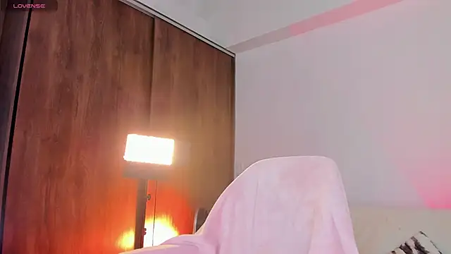 Snapshot of Samantha_Magic chatting on 3, 10, 2025 Samantha Magic online show from 3, 10, 2025