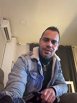 Snapshot of futy-doll chatting on 1, 3, 2026 futy-doll online show from 1, 3, 2026