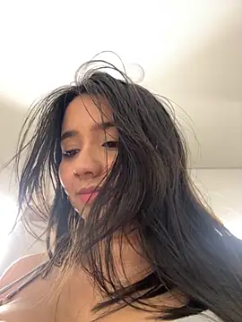 Michelle Zoe online show from 16, 10, 2025