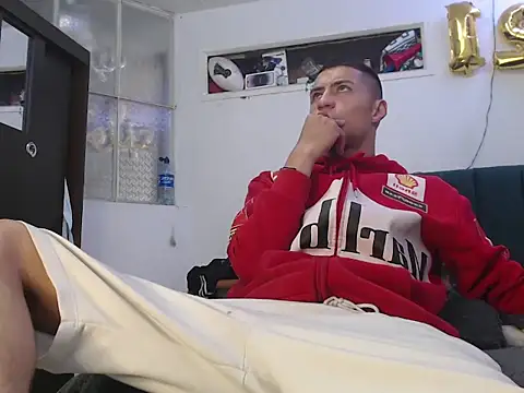 Snapshot of man_porn13 chatting on 4, 11, 2025 man porn13 online show from 4, 11, 2025