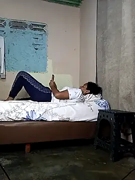 Snapshot of Fernanda30 chatting on 19, 10, 2025 Fernanda30 online show from 19, 10, 2025