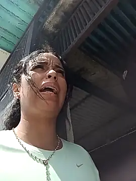 Snapshot of Fernanda30 chatting on 31, 10, 2025 Fernanda30 online show from 31, 10, 2025