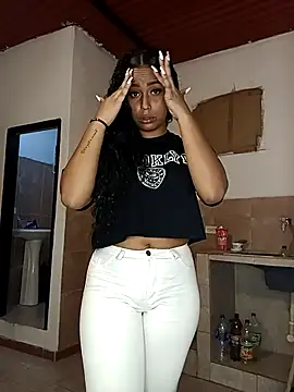 Snapshot of Fernanda30 chatting on 15, 11, 2025 Fernanda30 online show from 15, 11, 2025