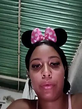 Snapshot of Fernanda30 chatting on 21, 11, 2025 Fernanda30 online show from 21, 11, 2025