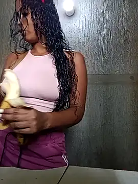 Snapshot of Fernanda30 chatting on 27, 11, 2025 Fernanda30 online show from 27, 11, 2025