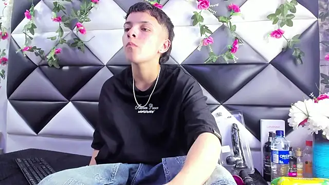 Megan Thompson  online show from 3, 12, 2025