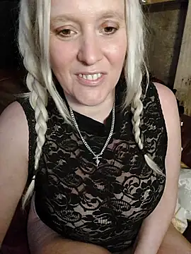 Bouncy-Bella28X online show from 21, 9, 2025