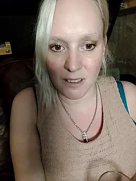 Bouncy-Bella28X online show from 26, 9, 2025