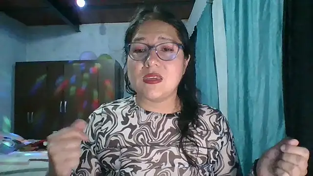 scarlett widow  online show from 8, 10, 2025