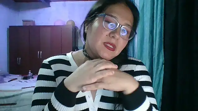 scarlett widow  online show from 28, 10, 2025