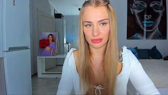 Snapshot of MashaFromRussia__ chatting on 12, 10, 2025 MashaFromRussia online show from 12, 10, 2025