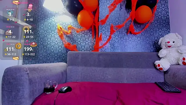 Snapshot of Zoe_White_ chatting on 30, 10, 2025 Zoe White online show from 30, 10, 2025