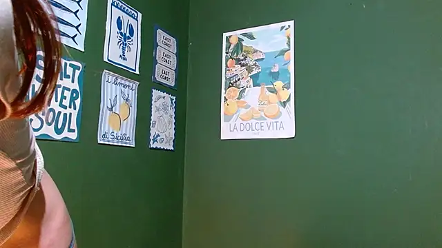 Snapshot of Roxiehood chatting on 20, 10, 2025 Roxiehood online show from 20, 10, 2025