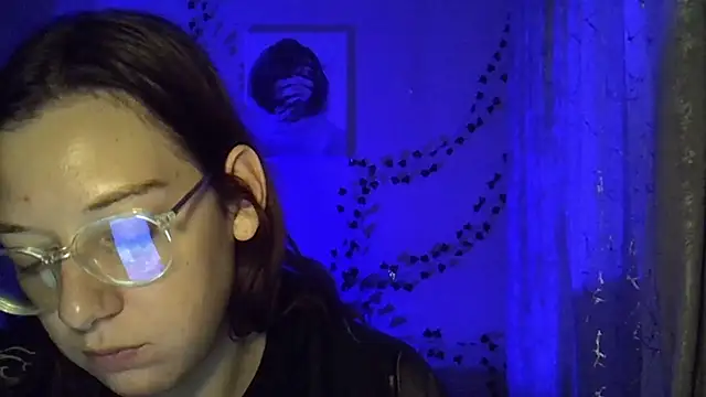 Snapshot of Lily_Ember chatting on 20, 10, 2025 Lily Ember online show from 20, 10, 2025