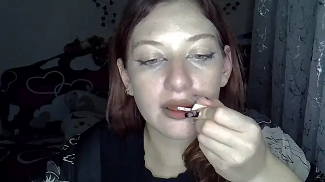 Snapshot of Lily_Ember chatting on 12, 11, 2025 Lily Ember online show from 12, 11, 2025