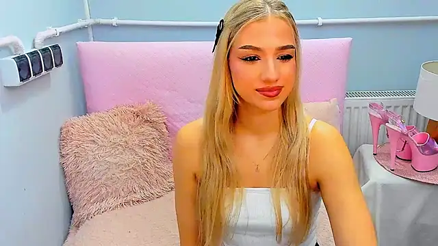 EvetteRose online show from 10, 10, 2025