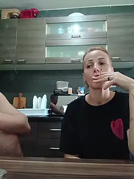 Snapshot of Aly-john1985 chatting on 12, 11, 2025 Aly-john1985 online show from 12, 11, 2025