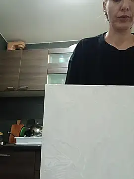 Snapshot of Aly-john1985 chatting on 14, 11, 2025 Aly-john1985 online show from 14, 11, 2025