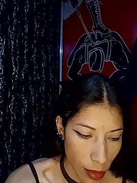 Snapshot of damian_and_tiana chatting on 21, 10, 2025 damian and tiana online show from 21, 10, 2025