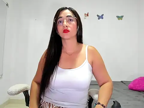 Snapshot of TamiDesire chatting on 17, 9, 2025 TamiDesire online show from 17, 9, 2025