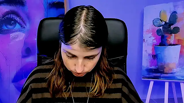 Snapshot of MartaEdams chatting on 11, 11, 2025 MartaEdams online show from 11, 11, 2025