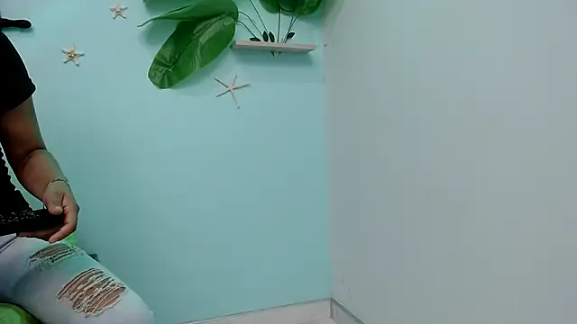 Snapshot of eladyrous98 chatting on 31, 10, 2025 eladyrous98 online show from 31, 10, 2025