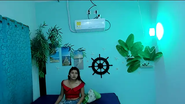 Snapshot of eladyrous98 chatting on 8, 11, 2025 eladyrous98 online show from 8, 11, 2025